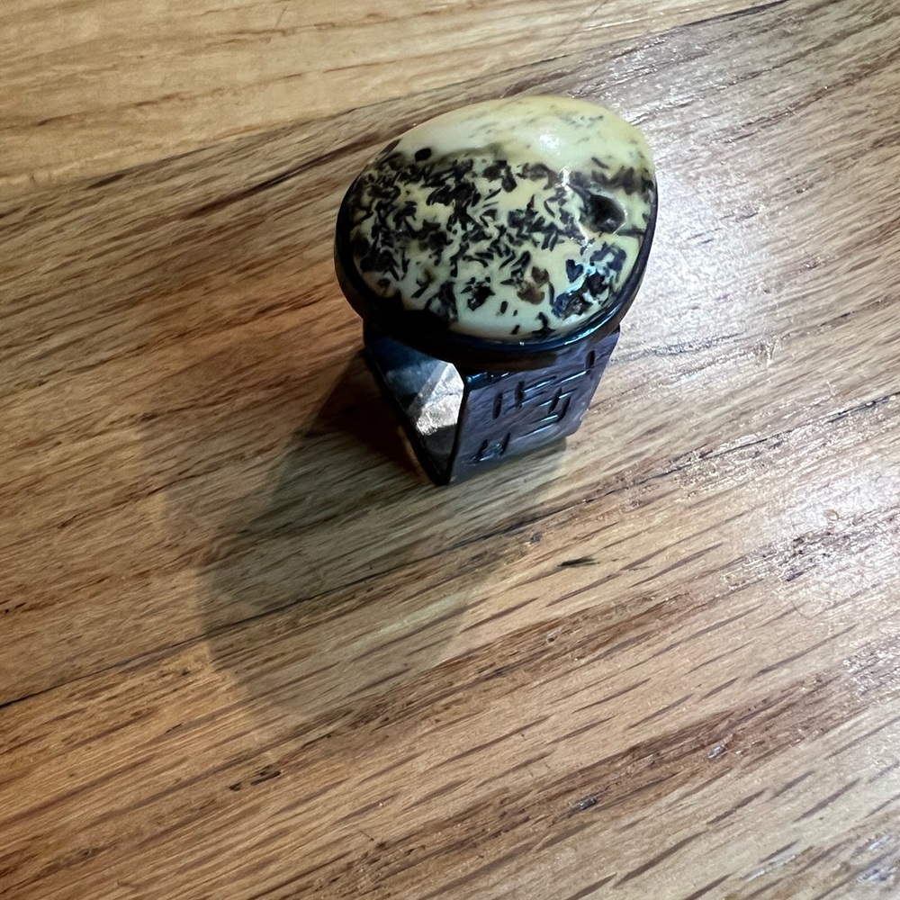 Antique Ston Ring - Picture 2 of 5